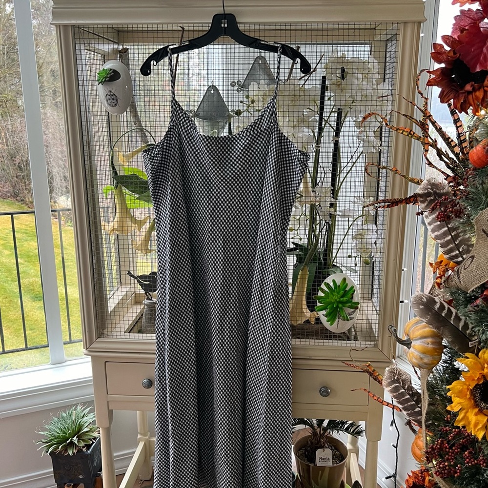 J Crew Black and White Strappy Maxi Dress Sz 24